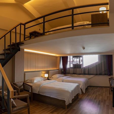 קונמינג The Hump Hostel 驼峰客栈 מראה חיצוני תמונה